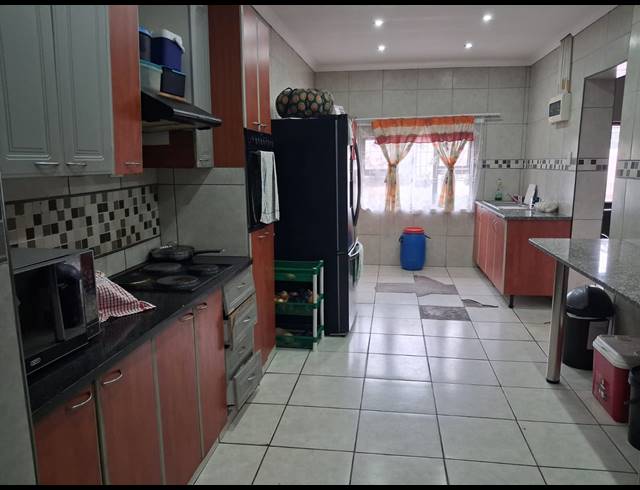 3 BEDROOM HOUSE FOR SALE IN AUSTERVILLE